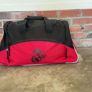 Duffel bag with new-version eagle, globe, and anchor of the Marine Corps.